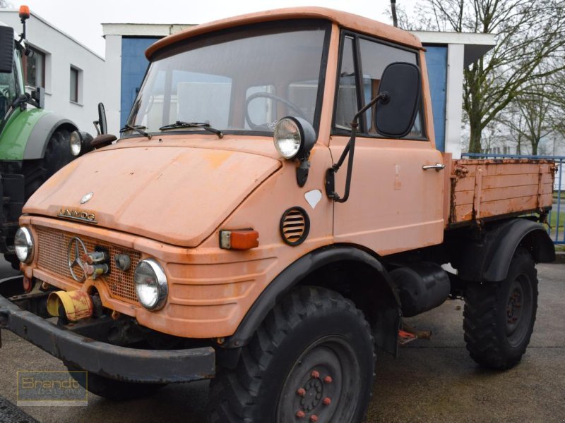 Tractor Mercedes Benz UNIMOG 421