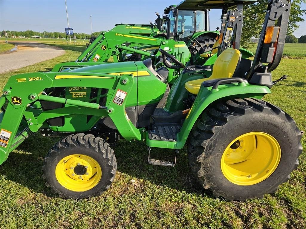 John Deere 3025E