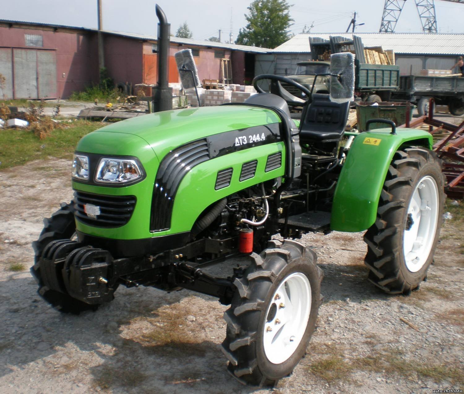 Traktor Dtz 244.4A