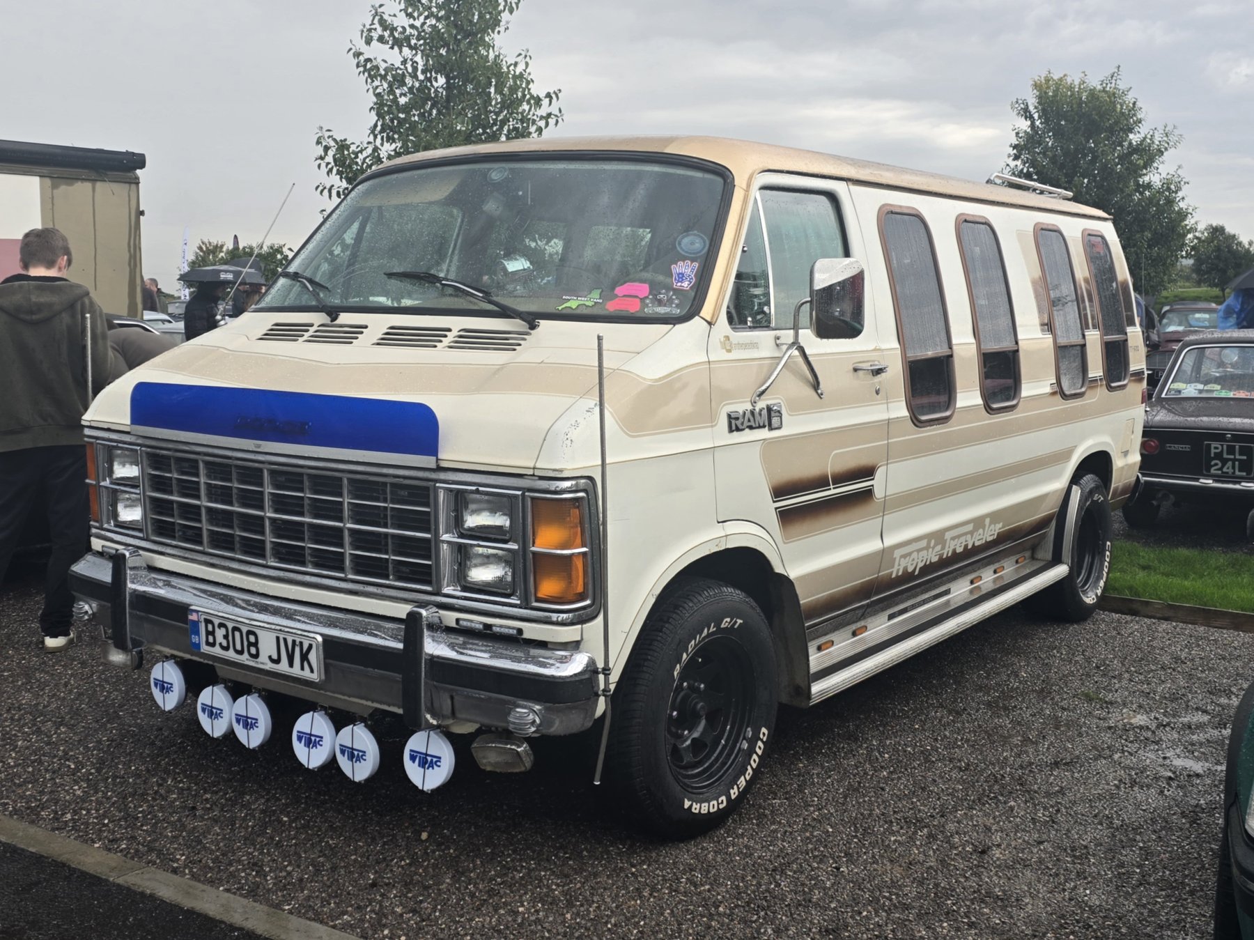 Dodge RAM VAN