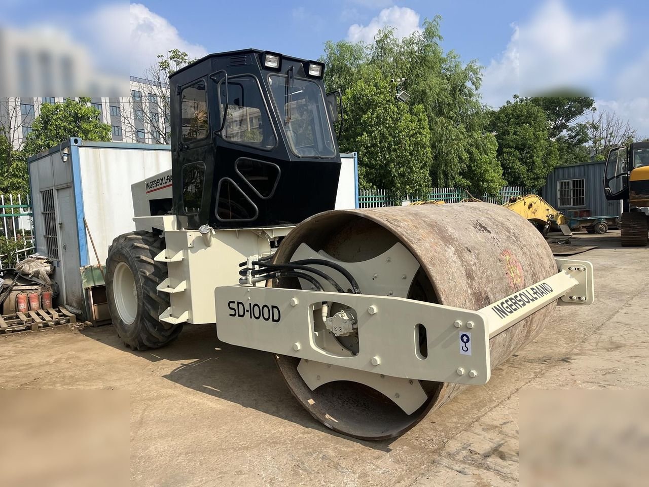 Road construction machine Ingersoll Rand SD160DX