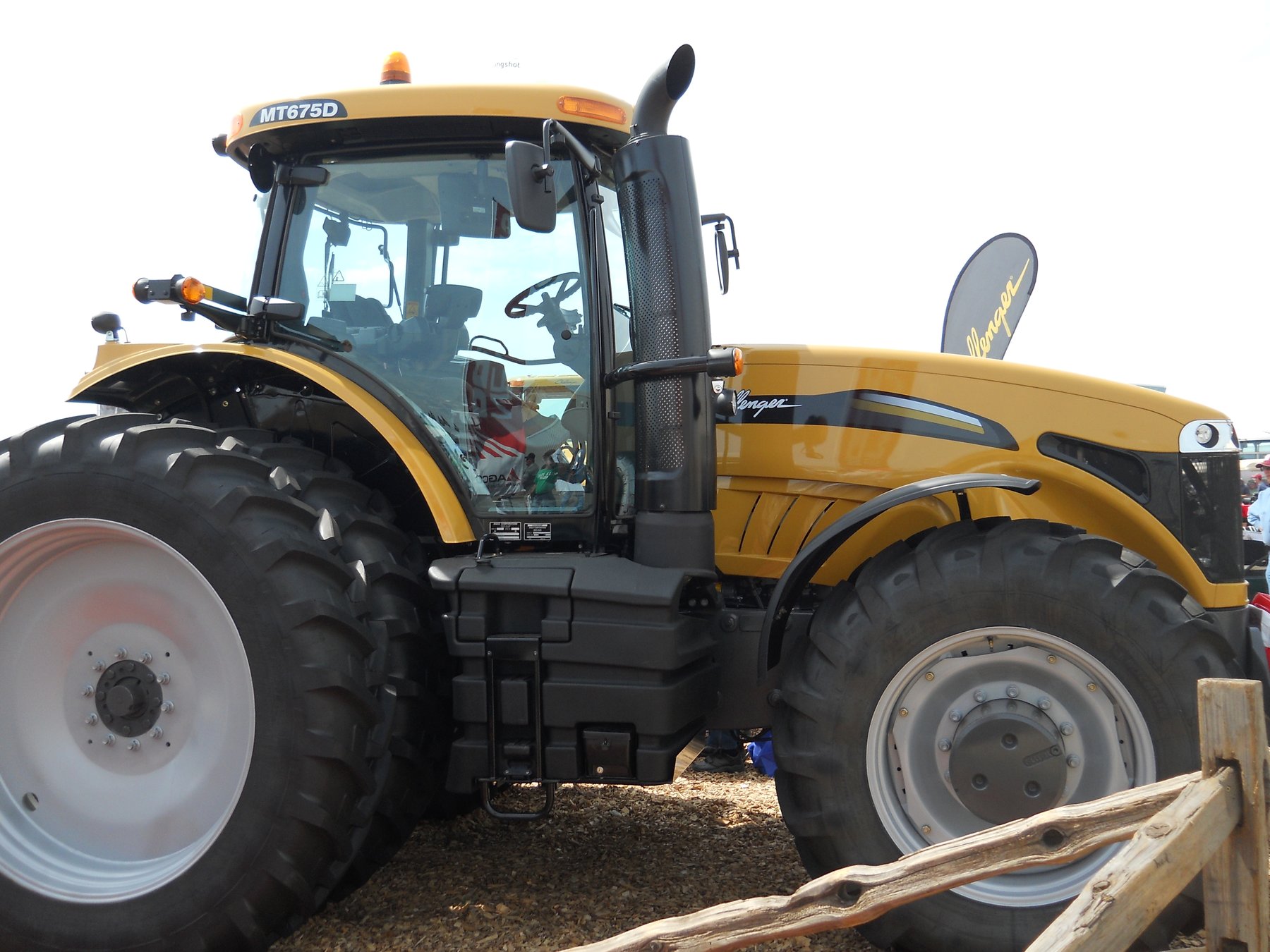 Challenger MT855B