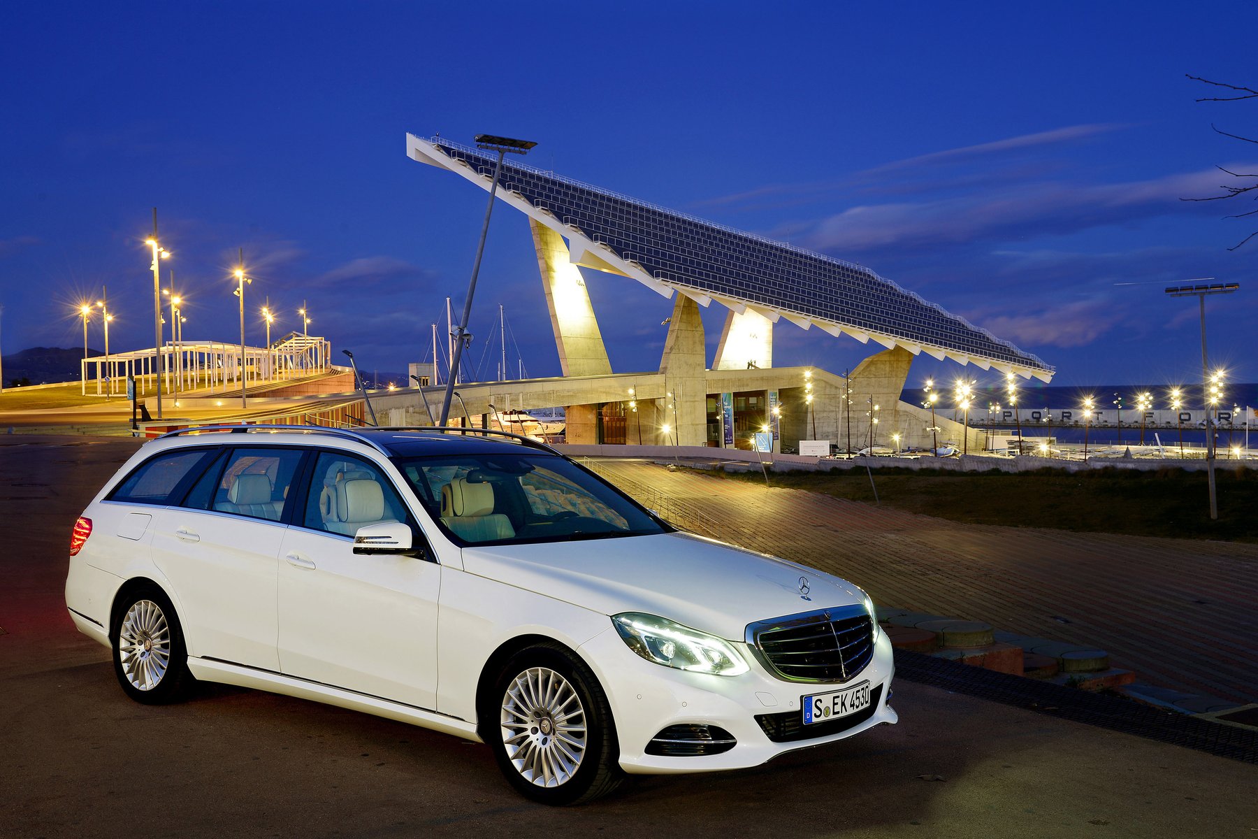 Transporter Mercedes Benz C 300 e