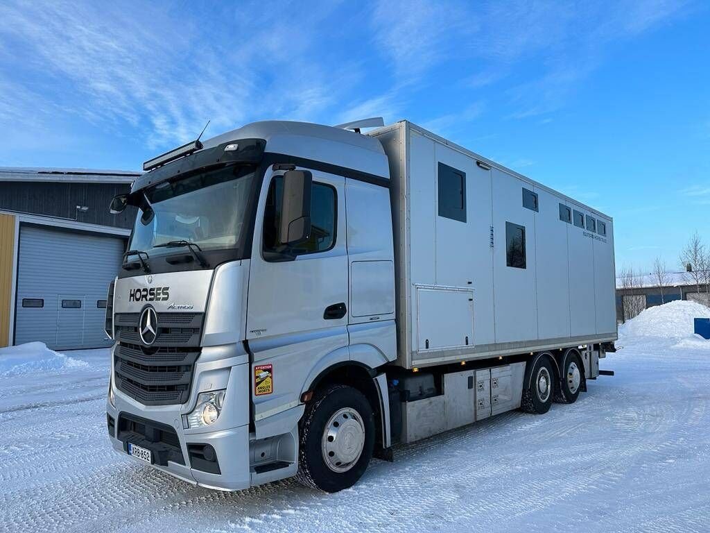 Truck Mercedes Benz LP709