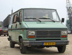 Peugeot J5 1000