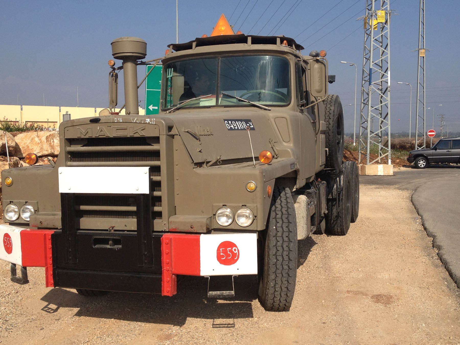 Truck Mack DM 685 ST