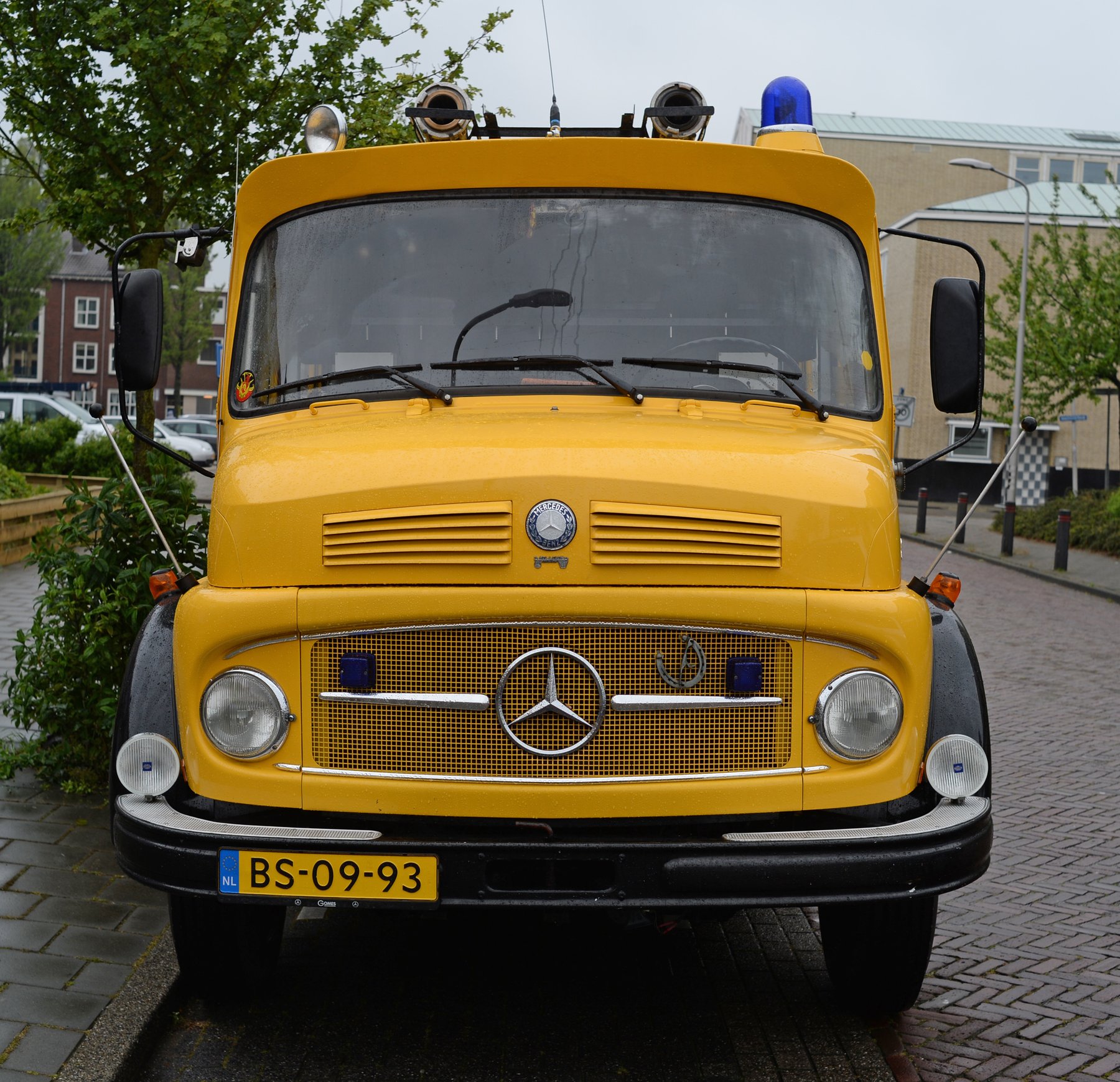 Truck Mercedes Benz LS 911 B