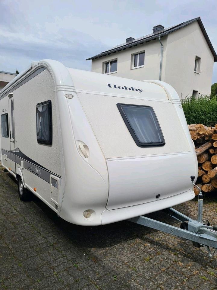 Car trailers up to 3.5 t HOBBY 460 UFE-PRESTIGE