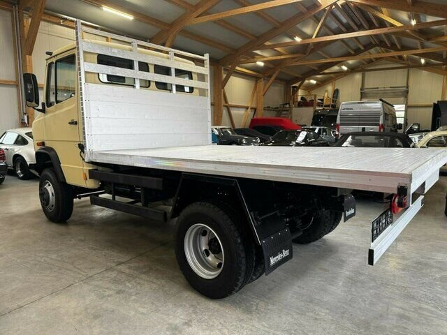 Truck Mercedes Benz 814 DA/37