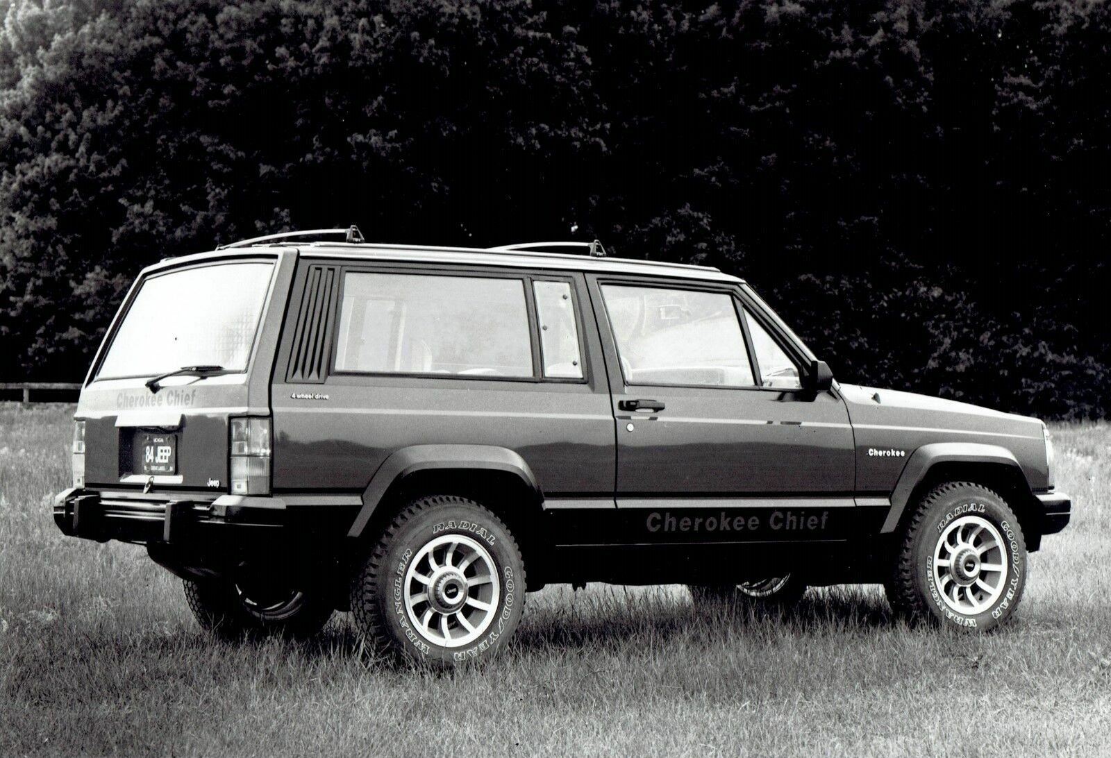 Van Jeep CHEROKEE CHIEF