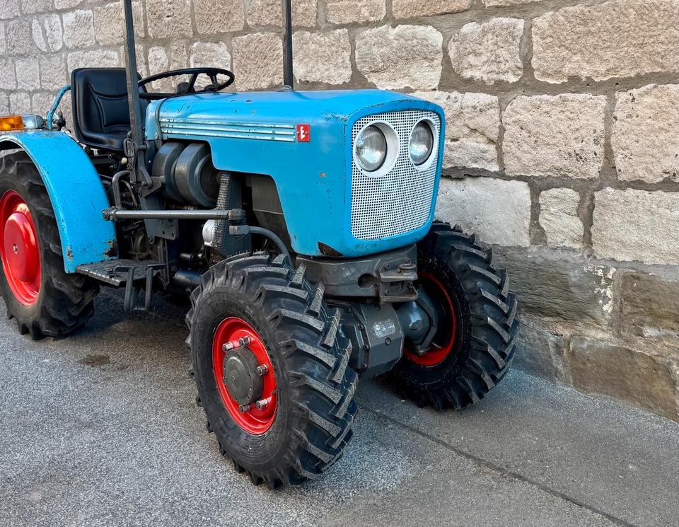 Traktor Eicher 3714A