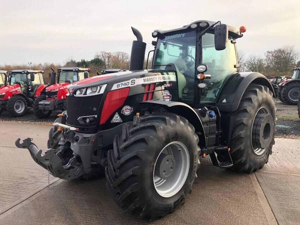 Tractor Massey Ferguson MF 8740S