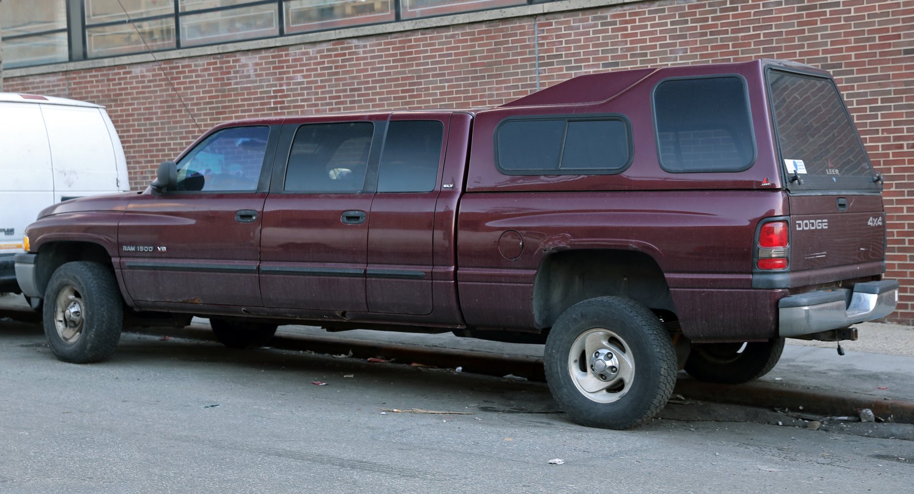 Van Dodge RAM 1500 SLT 4X4