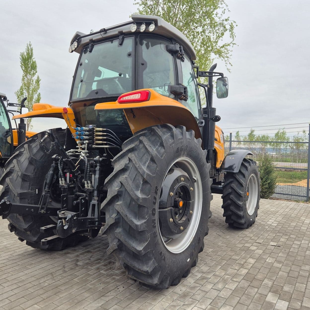 Tractor Donvita DH2104