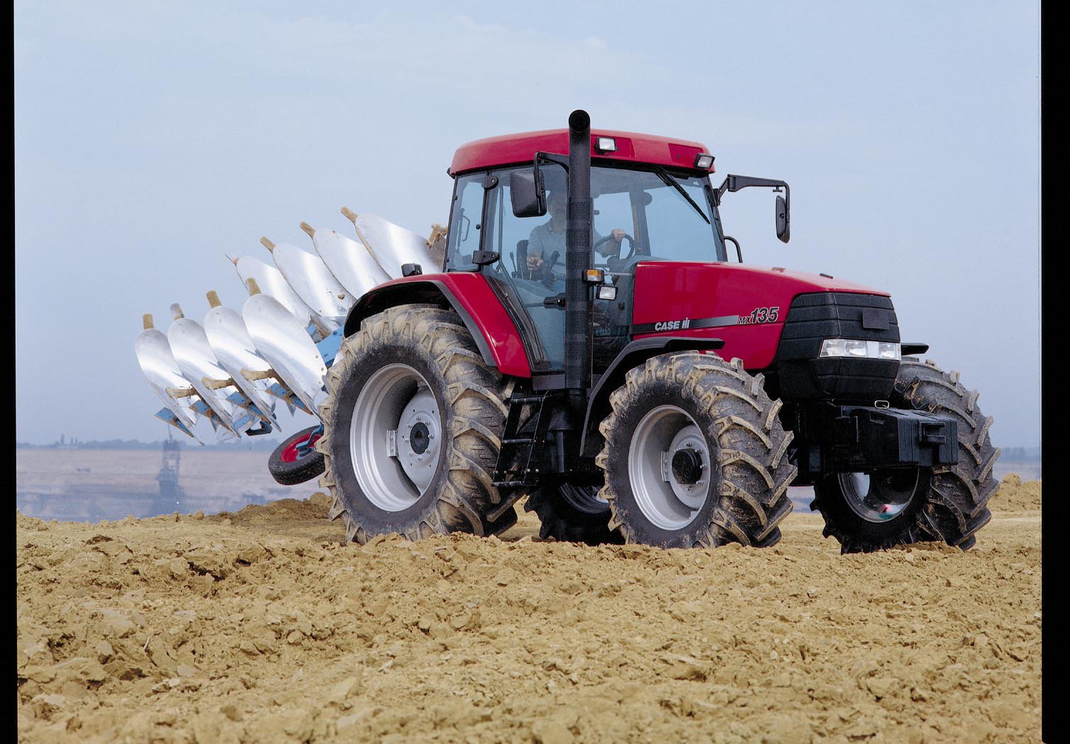 Traktor Case IH MAXXUM MX135
