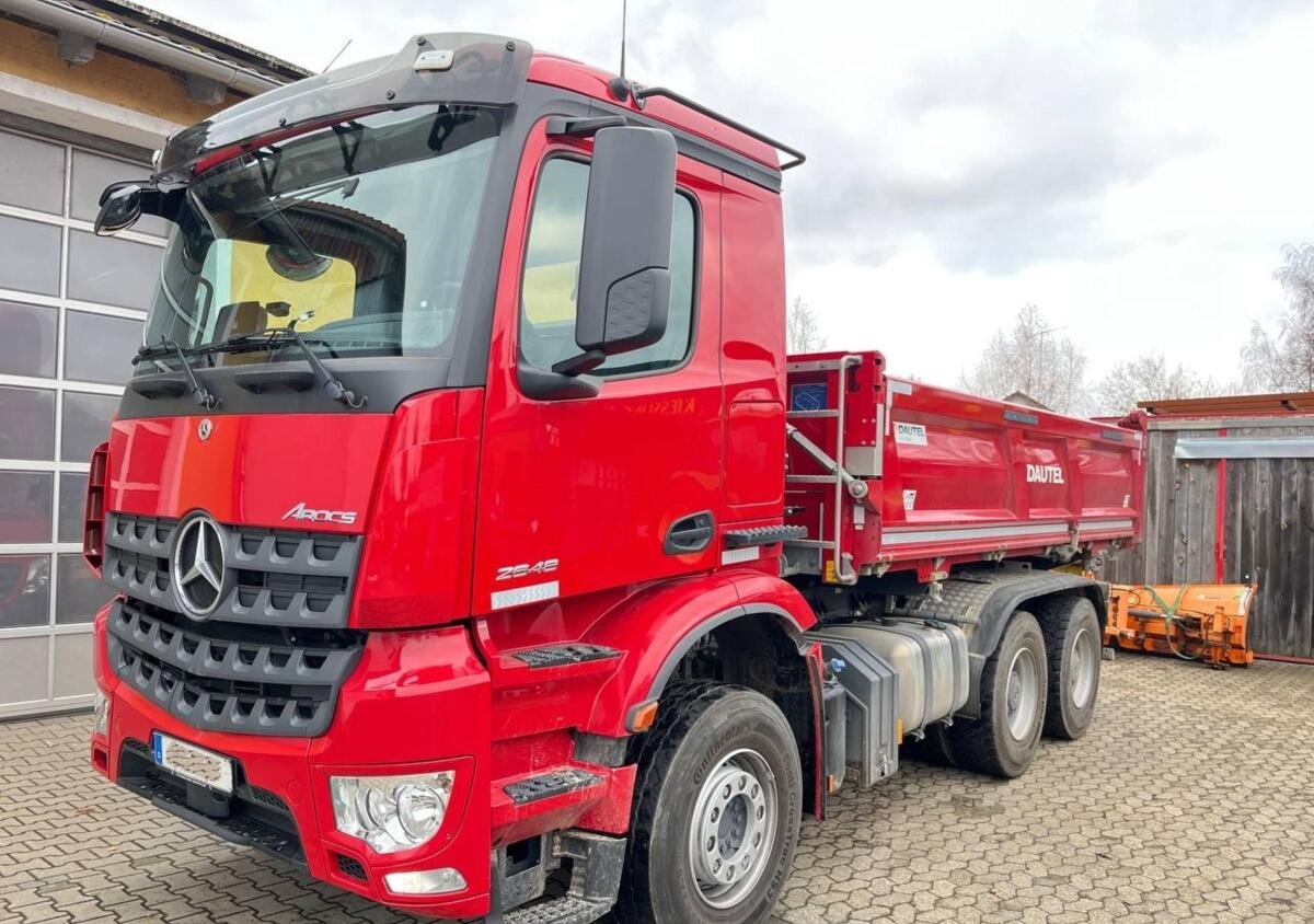 Truck Mercedes Benz AROCS 10X8