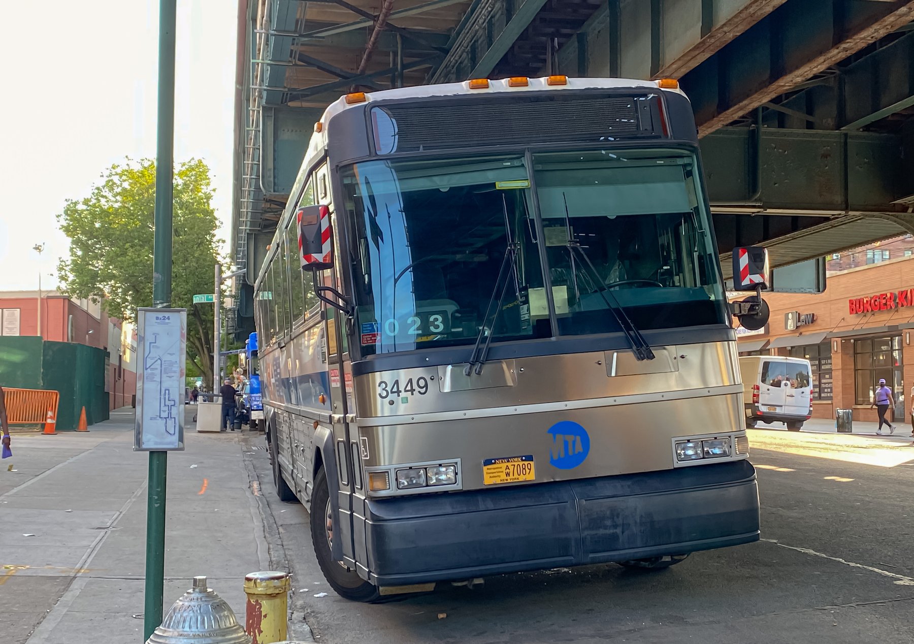 Truck Motor Coach Industries D 4500