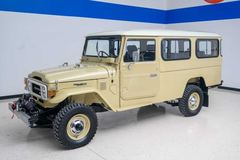 Toyota LAND CRUISER HJ45 LP-B