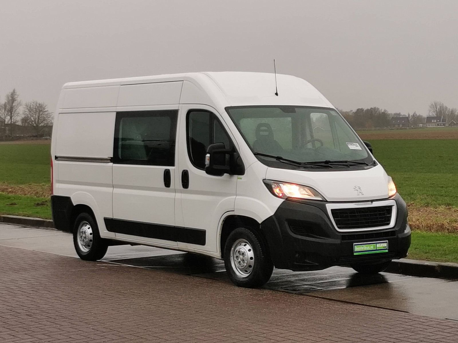 Transporter Peugeot BOXER 270C 2.0