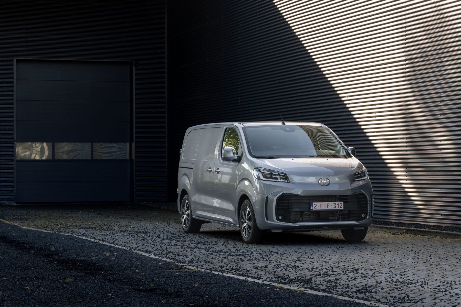 Van Toyota EUROPE (B)