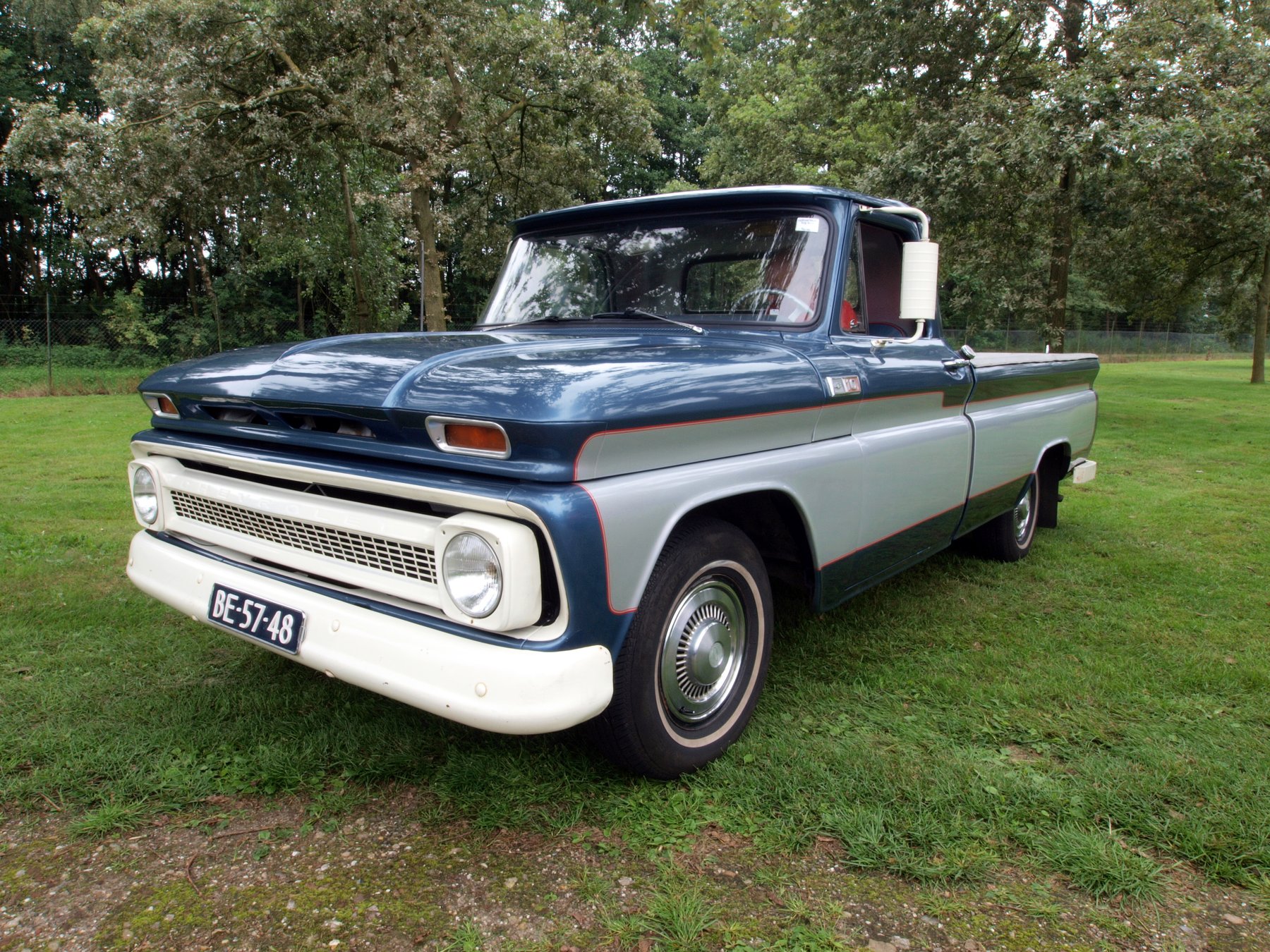 Van Chevrolet PK 10