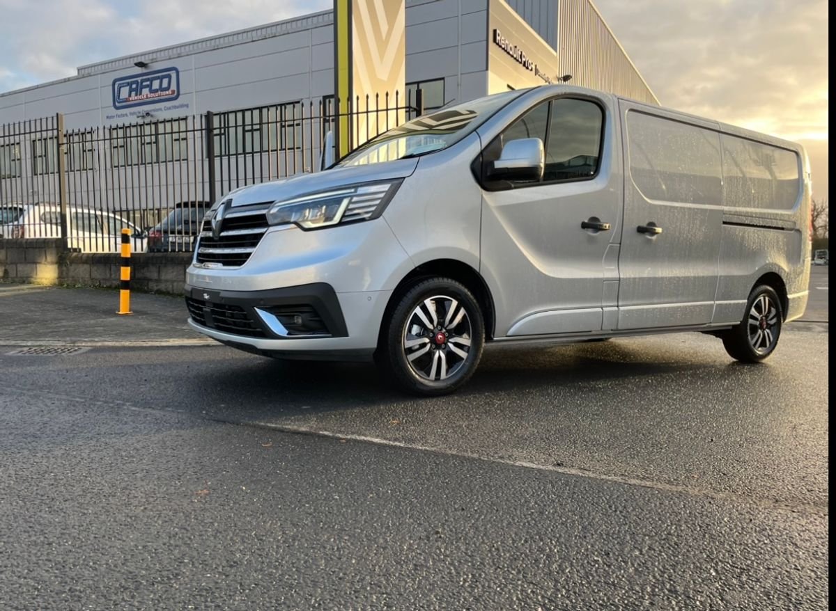 Van Renault DC PVT 06 V006-V4