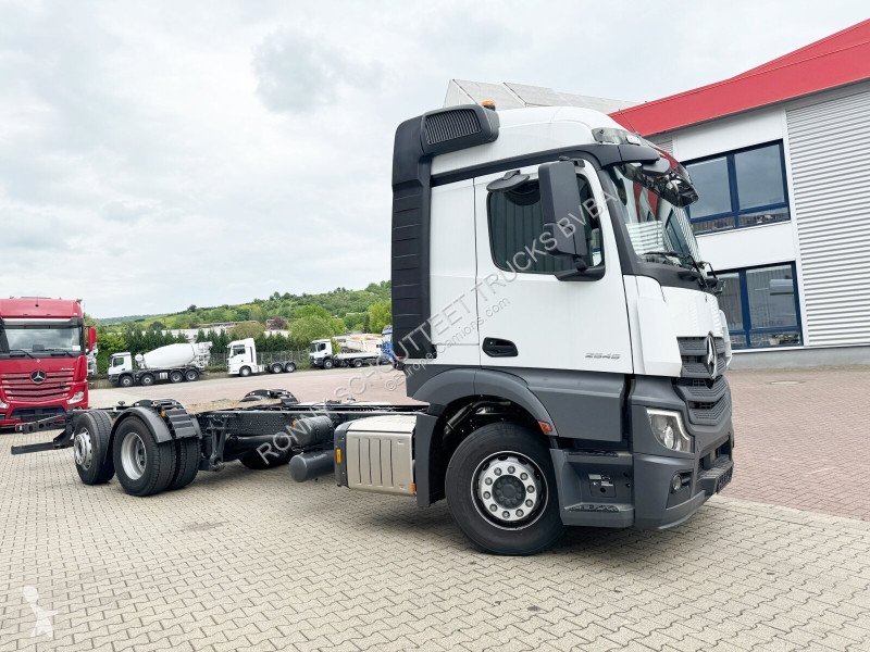 Truck Mercedes Benz Actros 2545 L 6X2