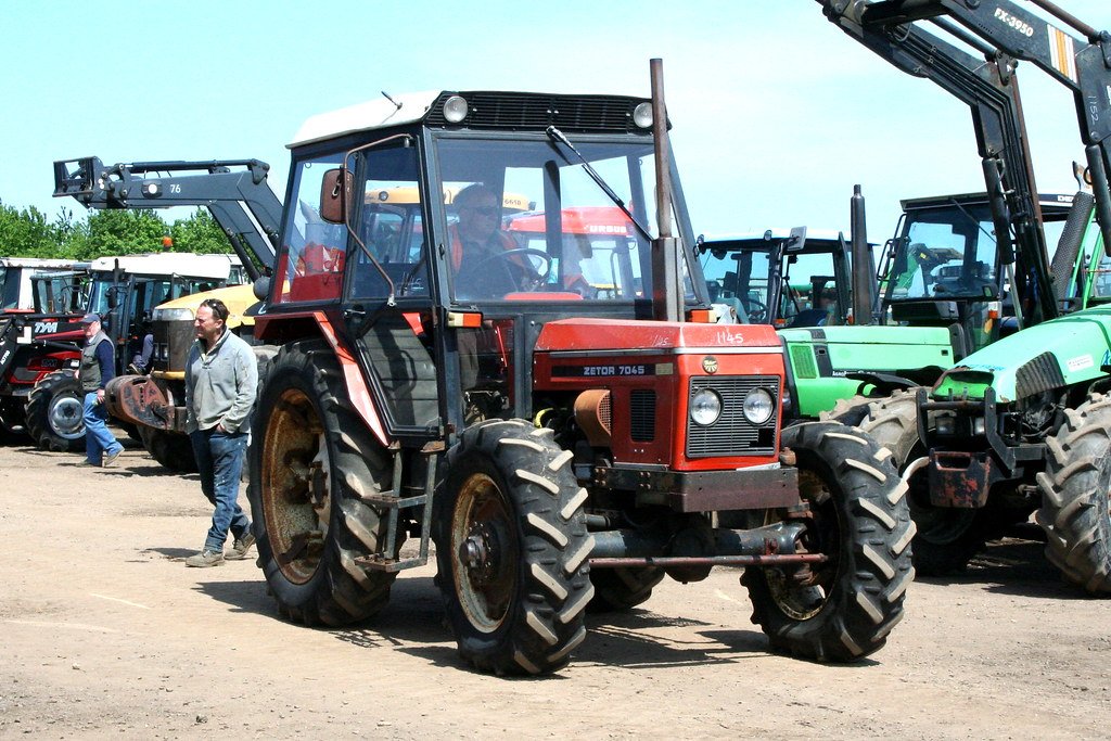 Tractor Zetor 7045