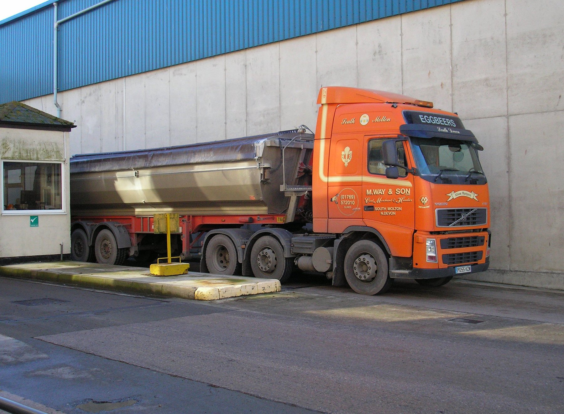 Truck Volvo 2-AXLE + ARTIC TIPPER