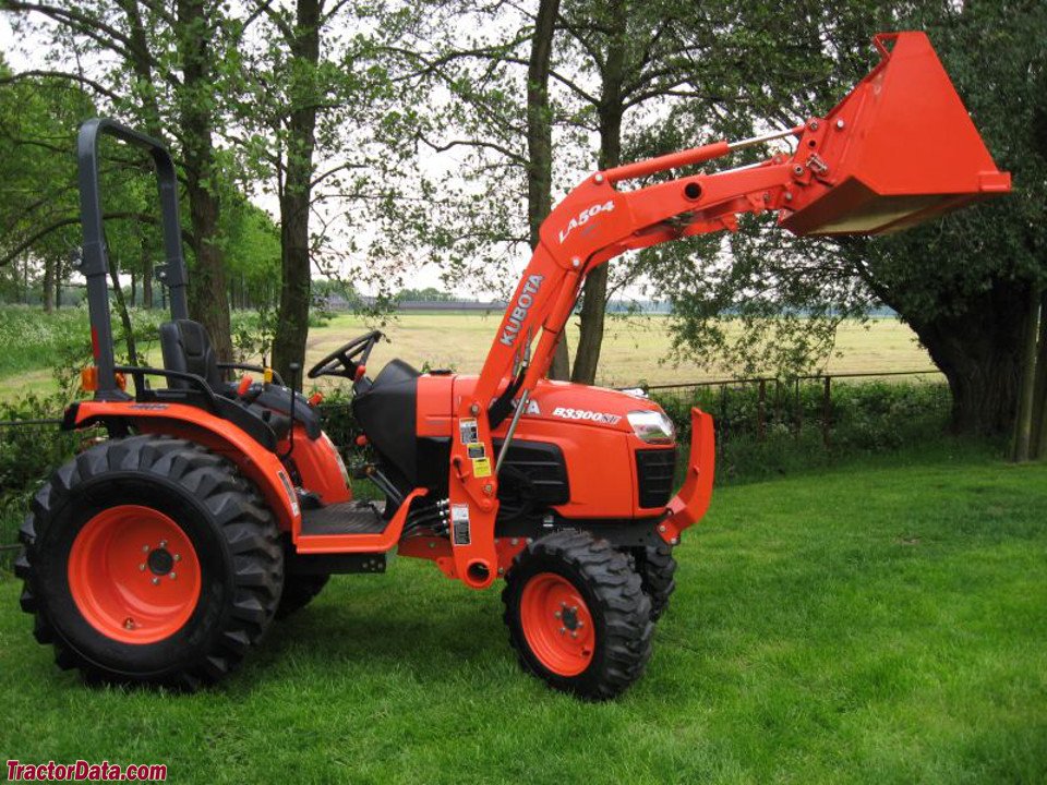 Tractor Kubota B3300SU