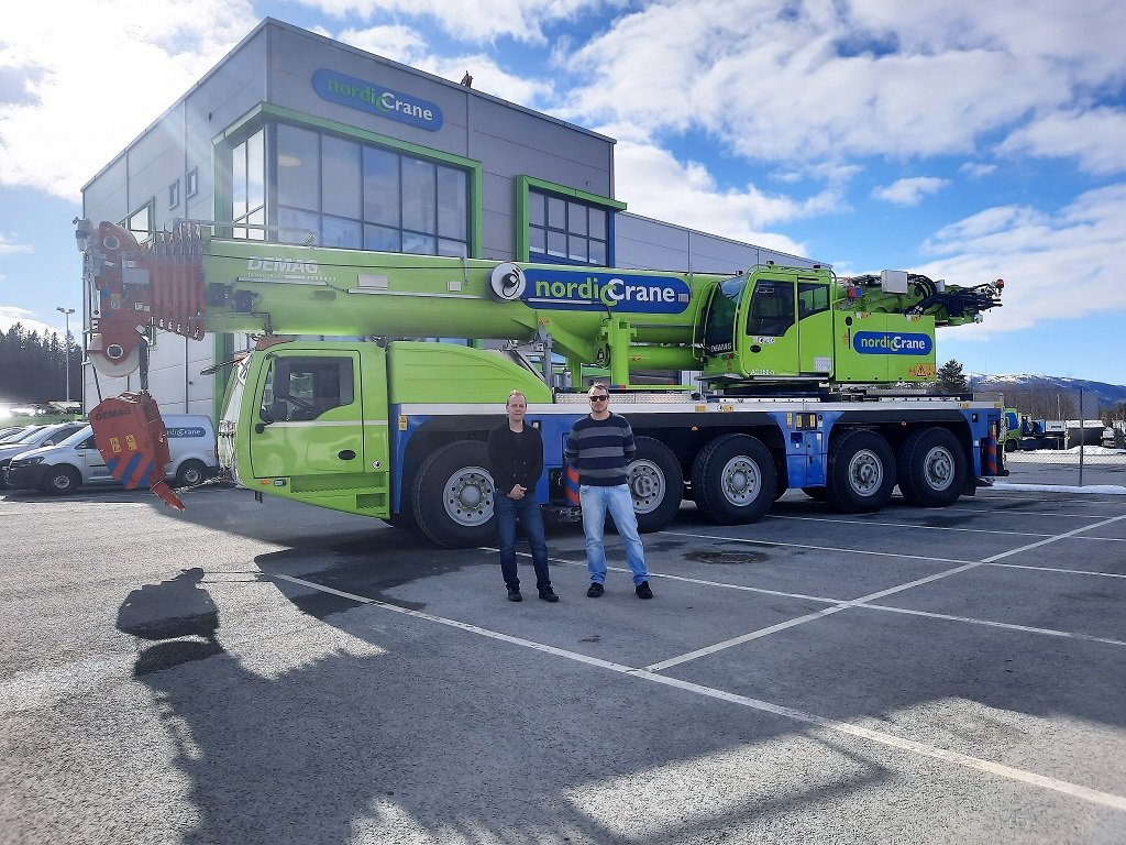 Crane Tadano Demag 160SE