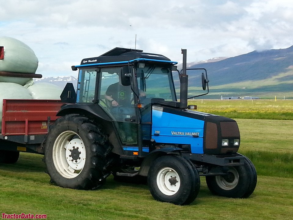 Tractor Valmet 700-MKII