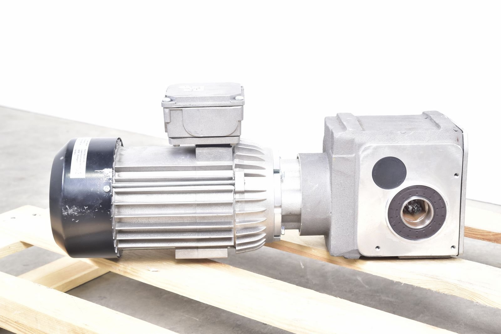Electric motor Remx IE2112M-28-4