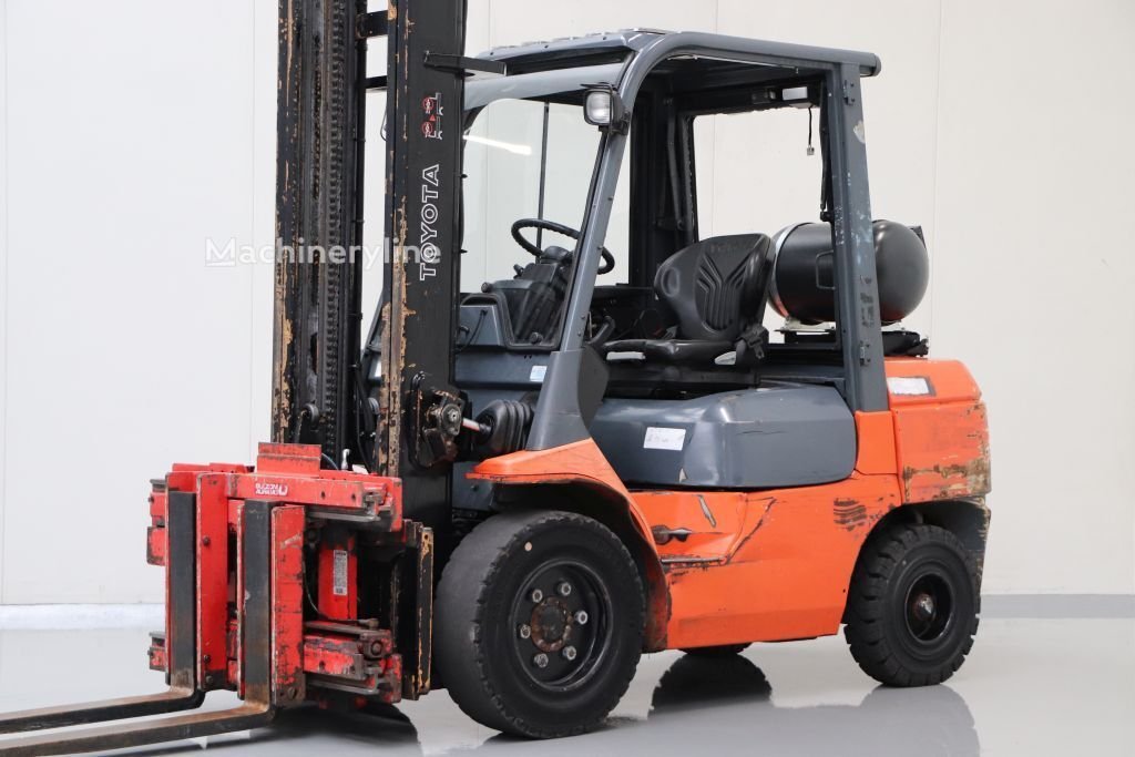 Treibgasstapler Toyota 02-7FGJF 35