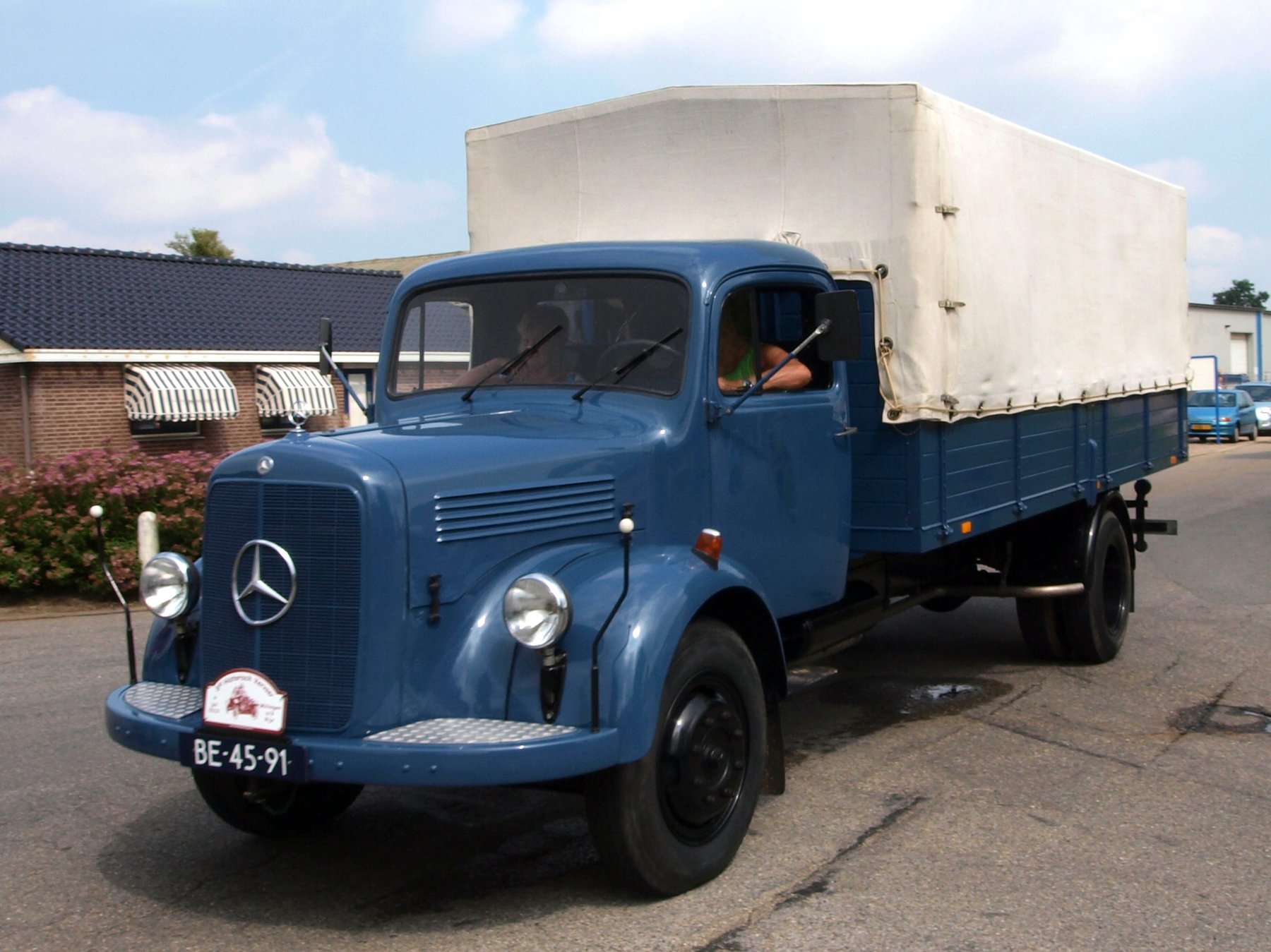 Truck Mercedes Benz 1323L-97026/416