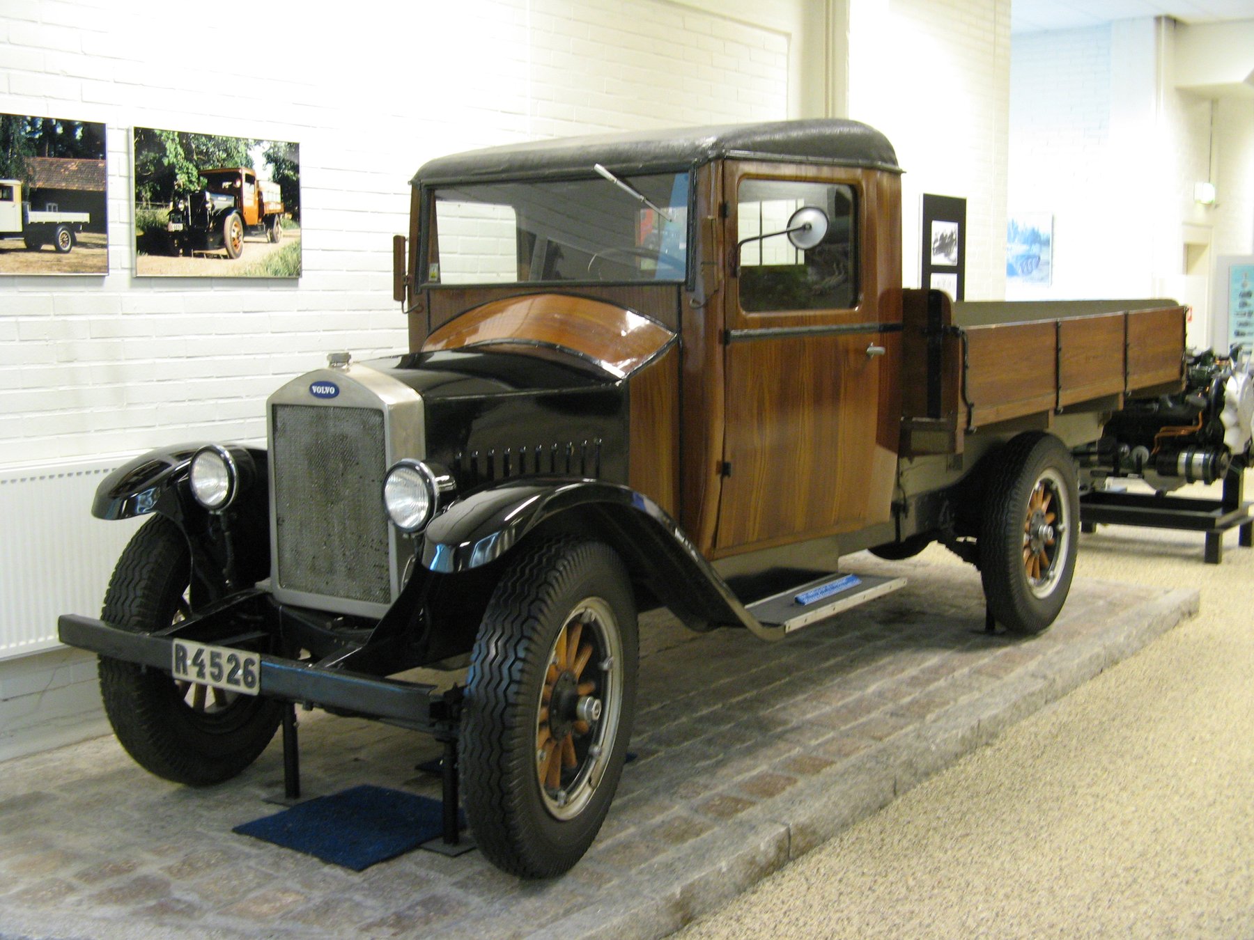Truck Volvo LV 143 S