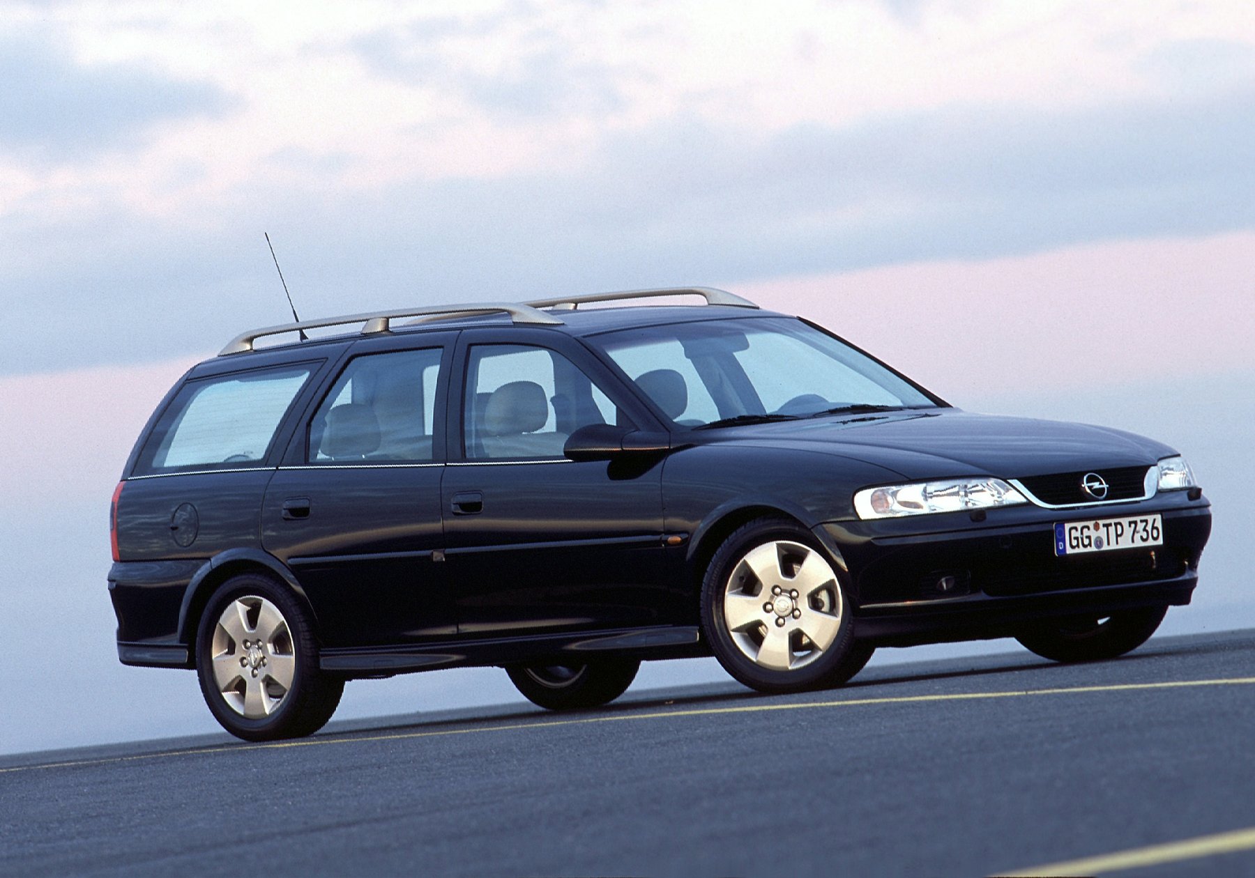 Samochód dostawczy Opel VECTRA-B CARAVAN