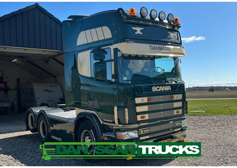 Truck Scania 164 GB-A-6X4/450+136