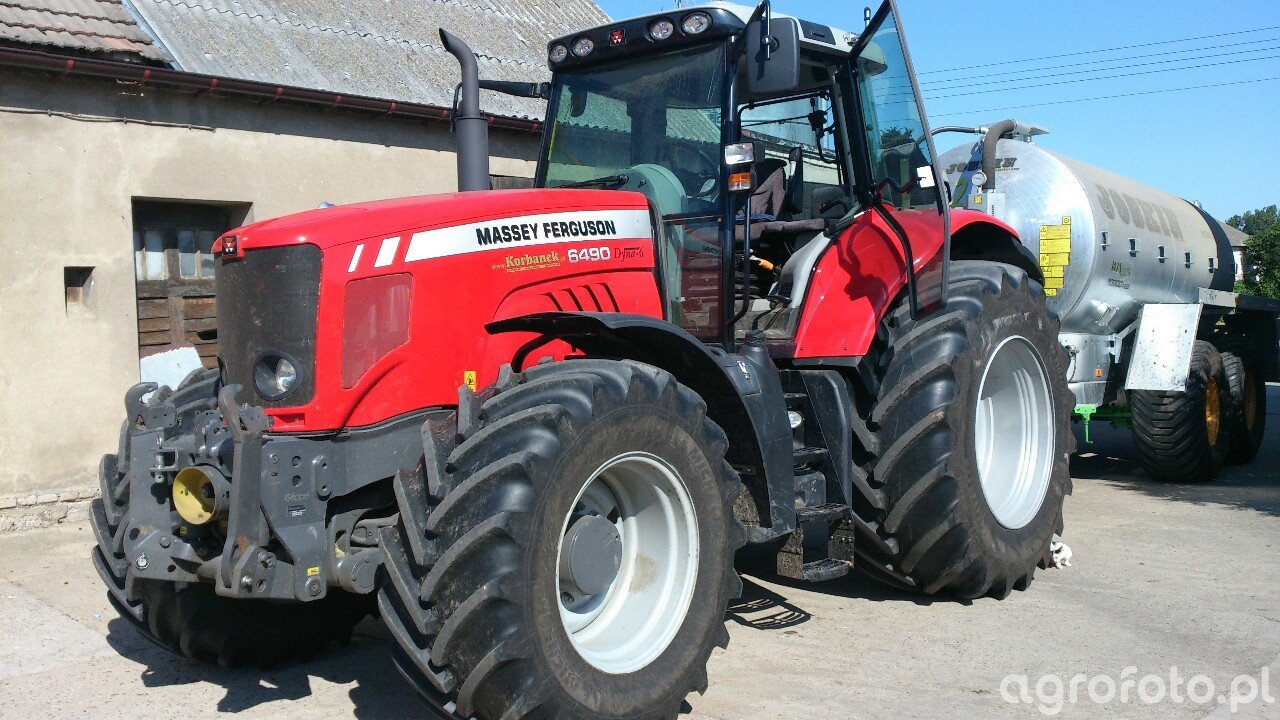Traktor Massey Ferguson MF 6490 4WD