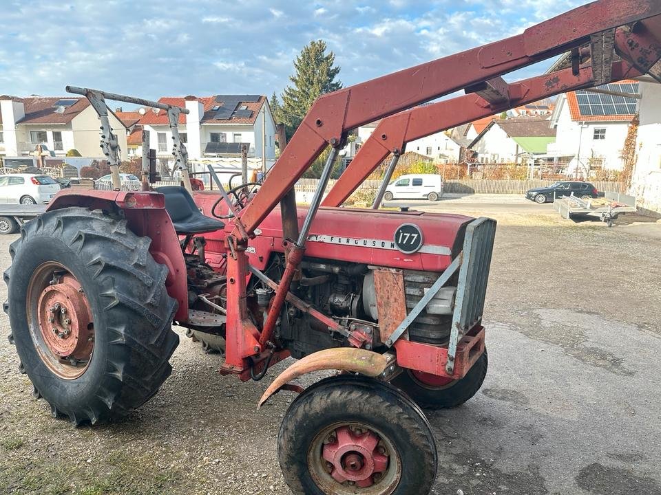 Traktor Massey Ferguson MF 177
