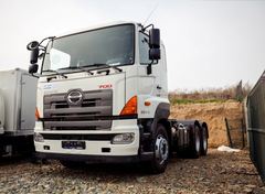 Hino 700