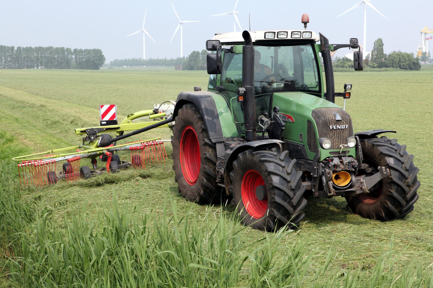 Tractor Fendt 415 Vario