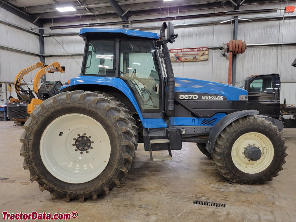 Tractor New Holland 8670 Genesis