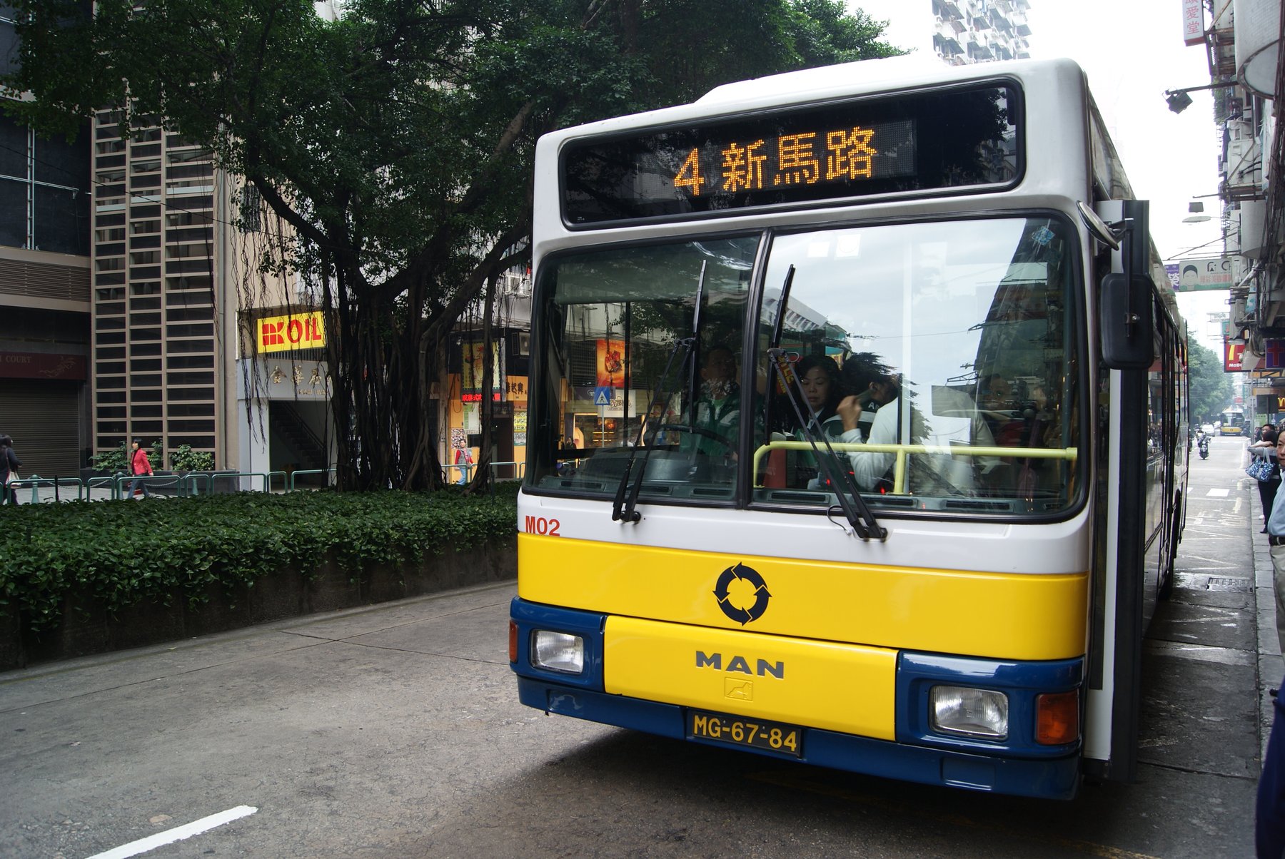 MAN M02