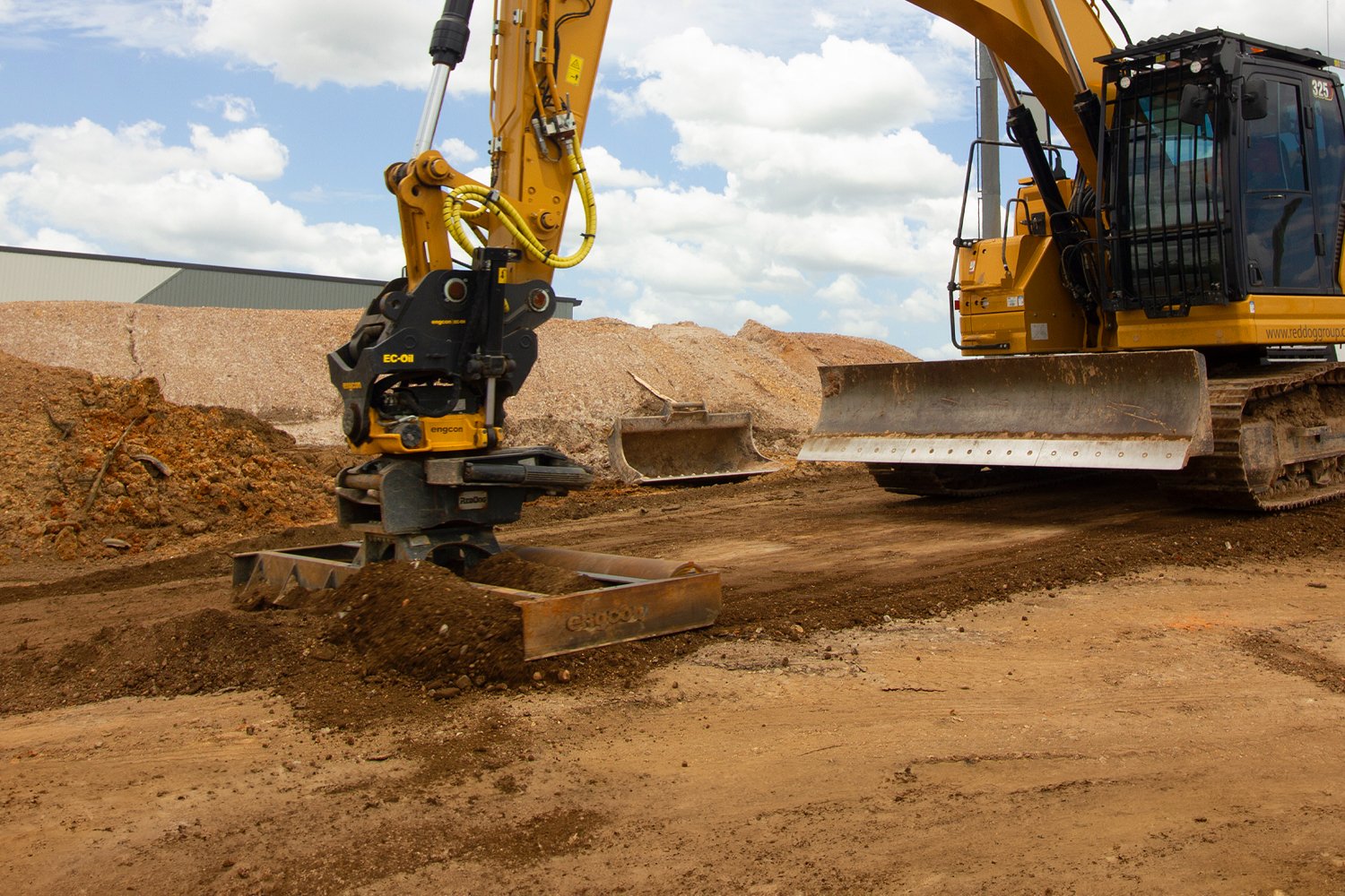 Maschine engcon Grading beams