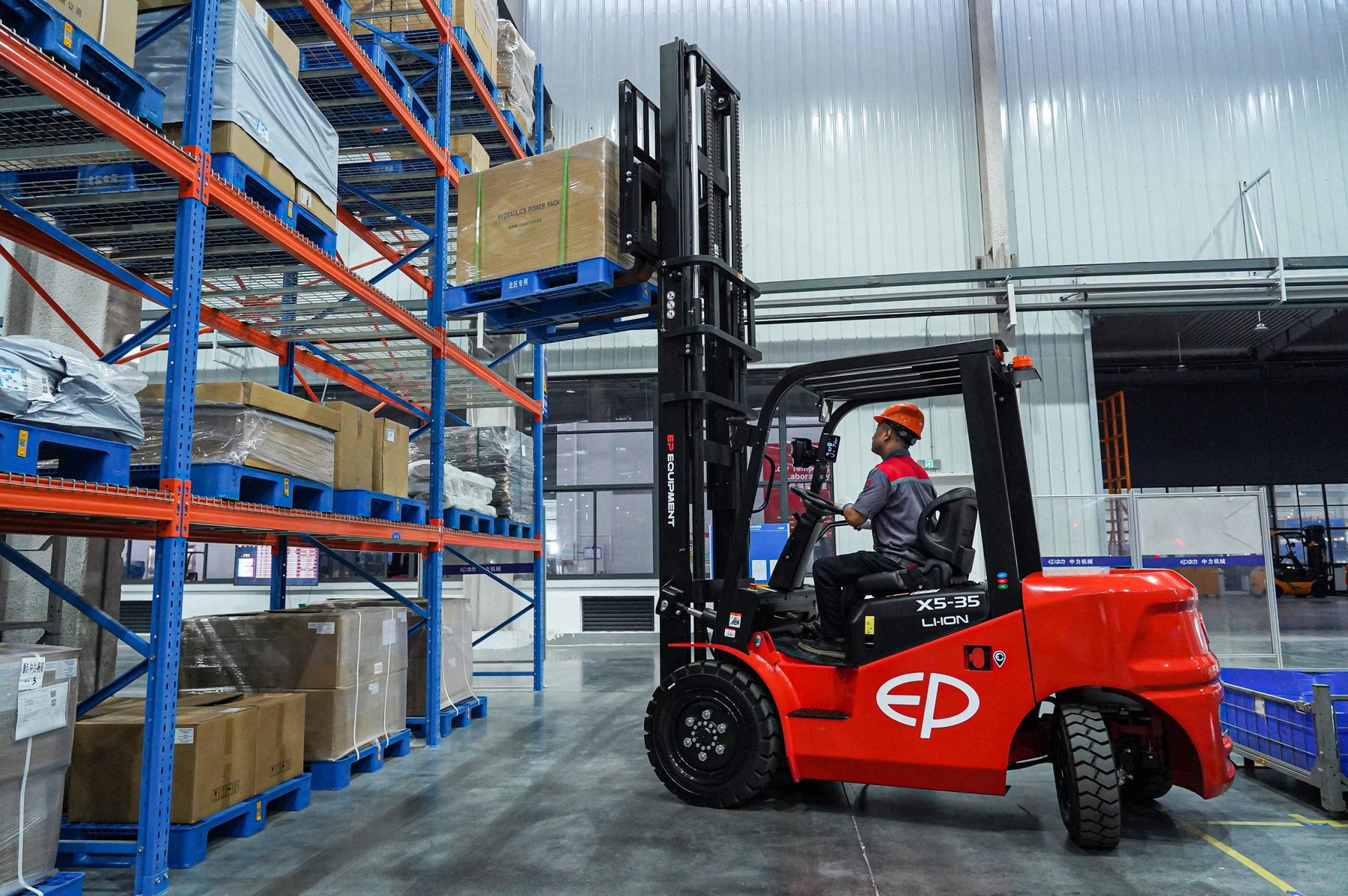 Electric forklifts EP Equipment EFL382X5