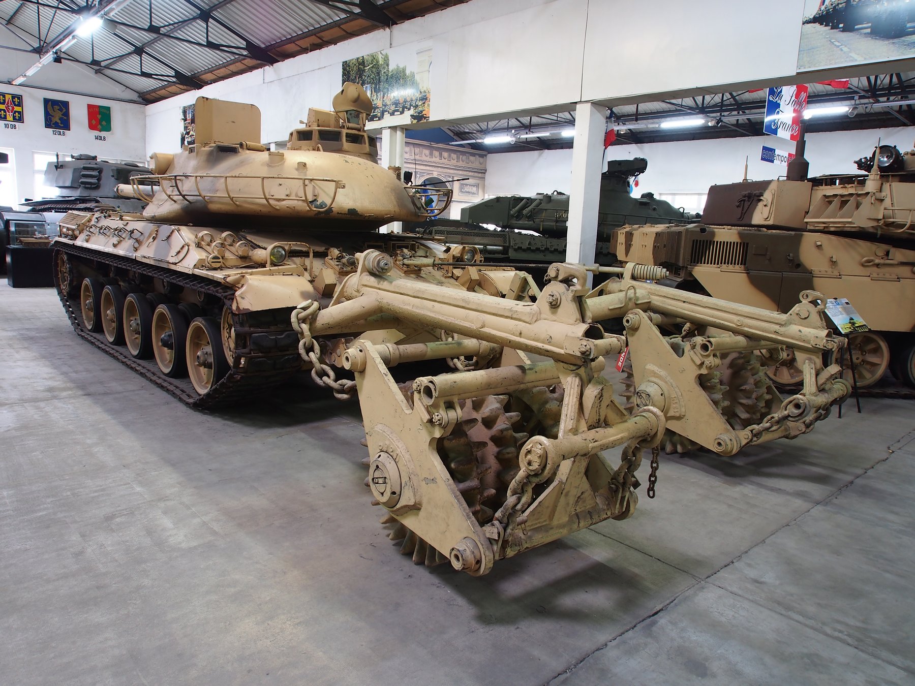 Armoured vehicles General Dynamics Santa Barbara Sistemas AMX-30 EM2