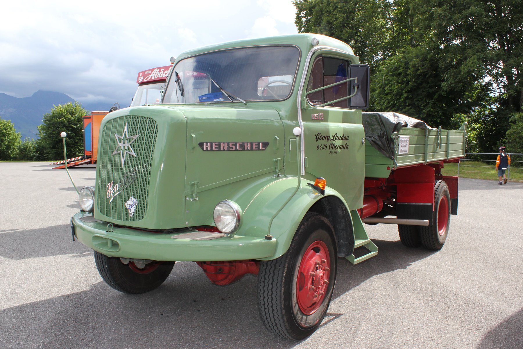 Van Henschel HS12HLV