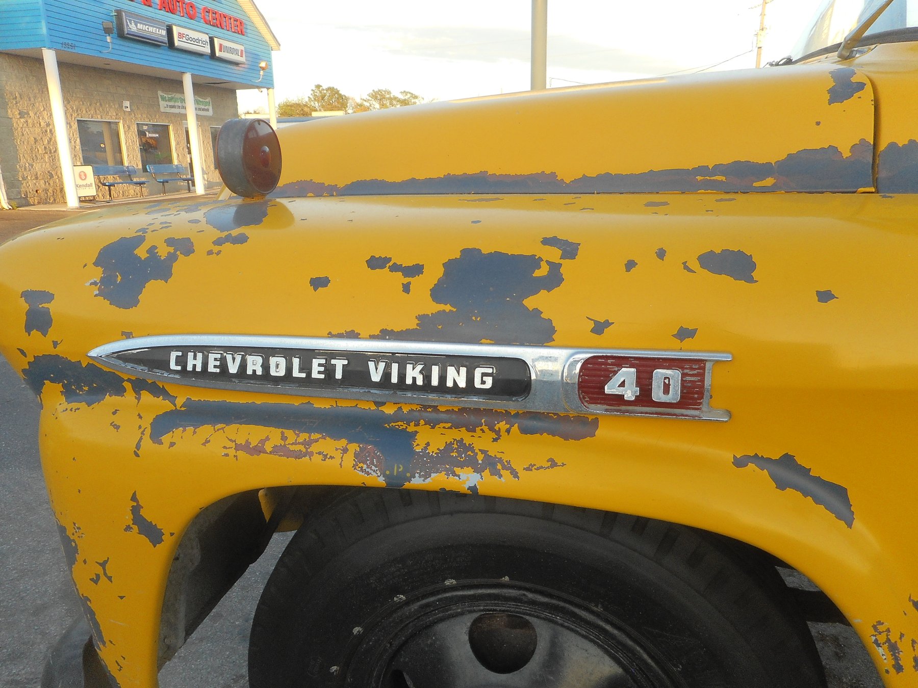 Truck Chevrolet VIKING 50L