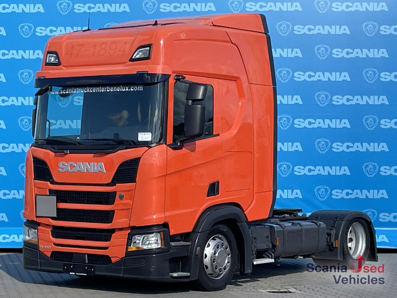 Truck Scania 113 HL-A-6X2/420+136